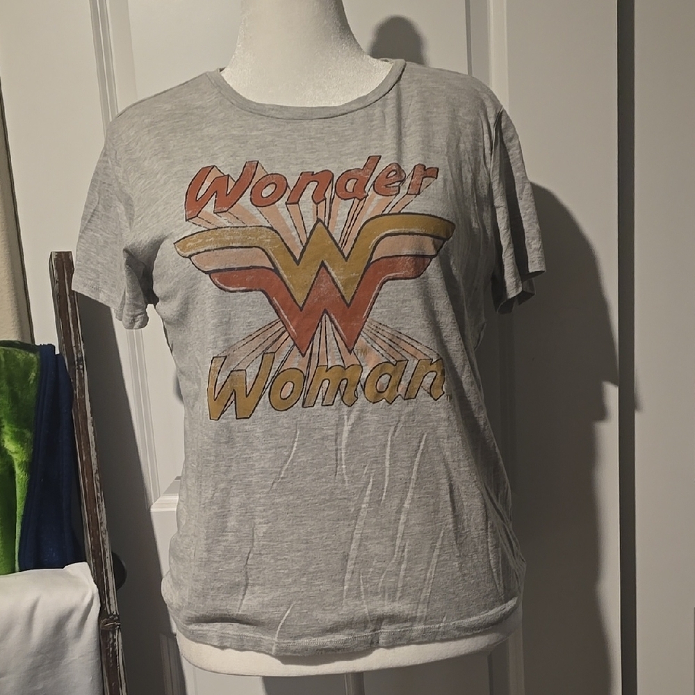 Wonder Woman Graphic Tee - Gray